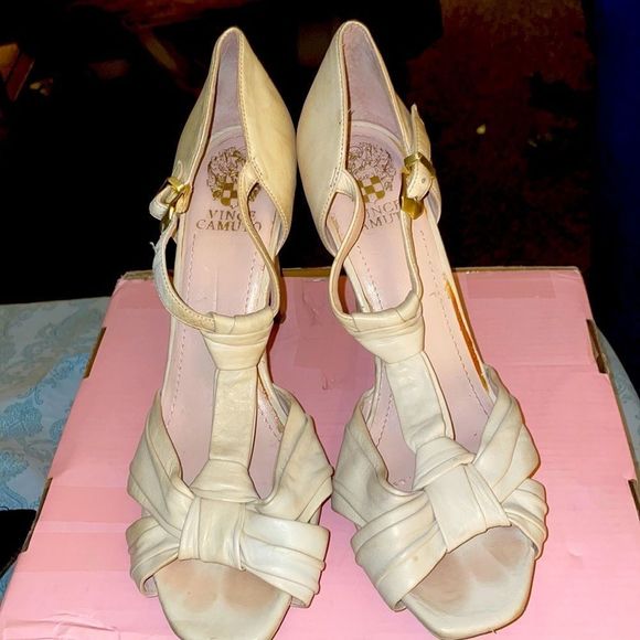 Vince Camuto Leather high heeled open toed shoes. Pretty good condition, Size 8 - Picture 1 of 4